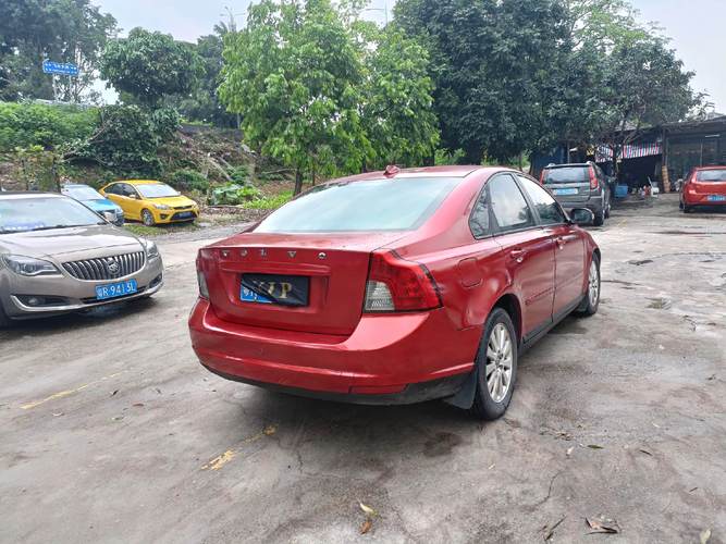 沃尔沃s40油耗和优缺点(沃尔沃s4025t油耗)