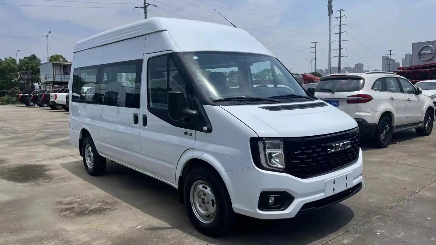 江铃福特7座商务车,江铃福特7座商务车加油口在哪