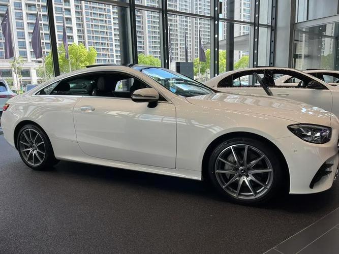 奔驰e级双门跑车 奔驰E级双门跑车