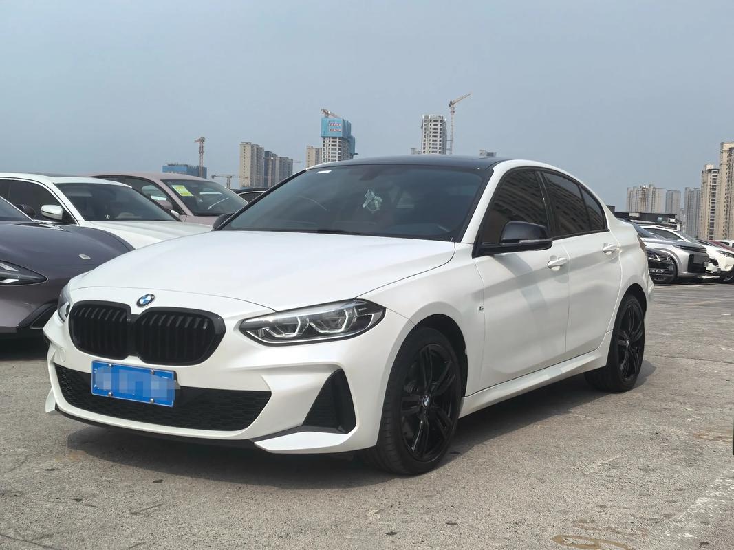 宝马1系报价及图片(宝马1系报价及图片大全)