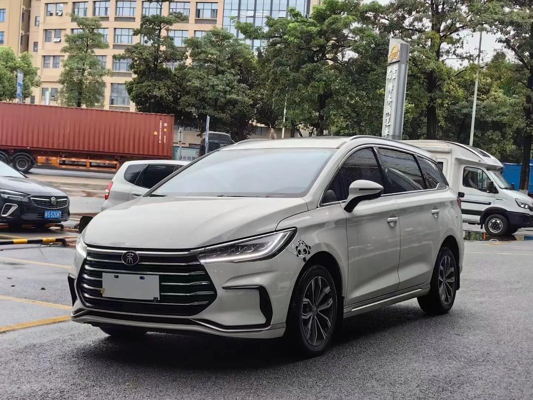 比亚迪宋max混动版怎么样(比亚迪宋max2021款混动)