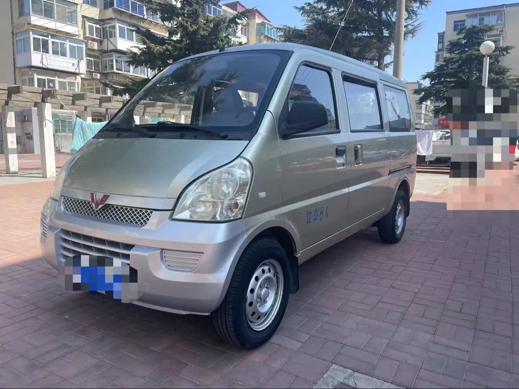 五菱荣光图片面包车 五菱面包车荣光报价及图片大全集