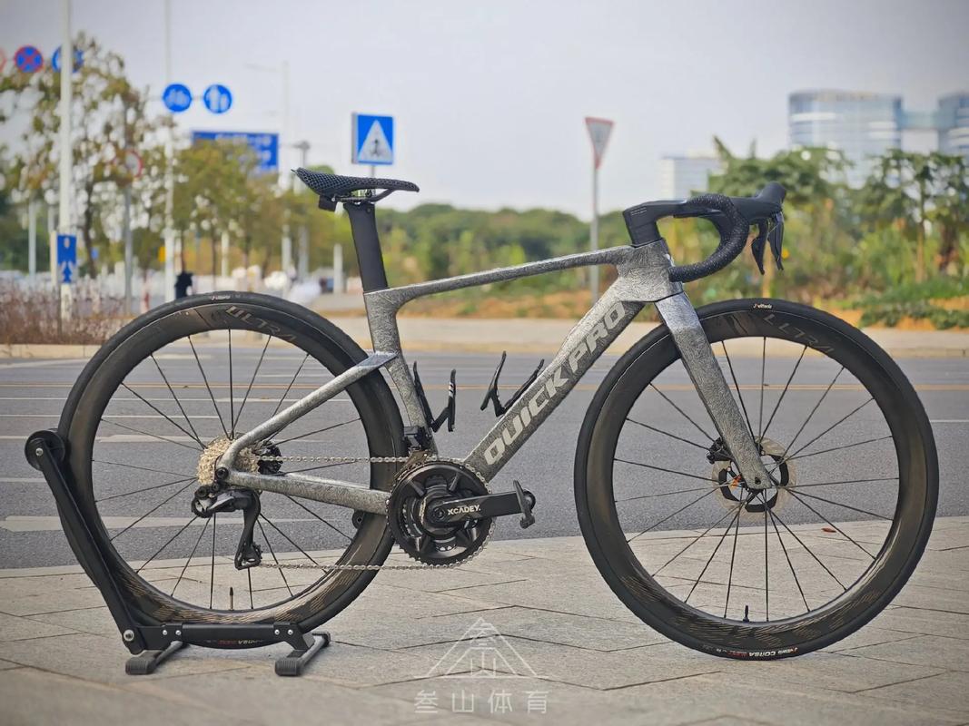 富克斯汽车价格／富克斯特isa one