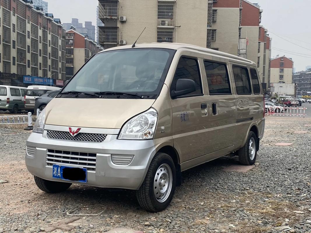 二手五菱面包车(二手五菱面包车加长版)