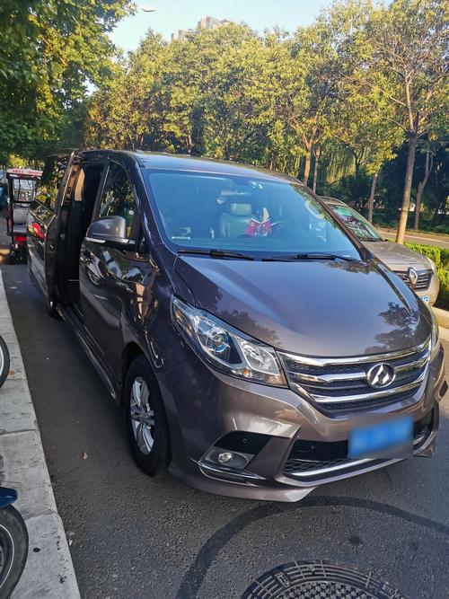 九座商务车图片 九座商务车图片高清