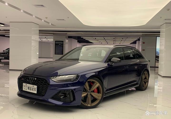 【奥迪rs4轿车版,奥迪rs4新款2020】