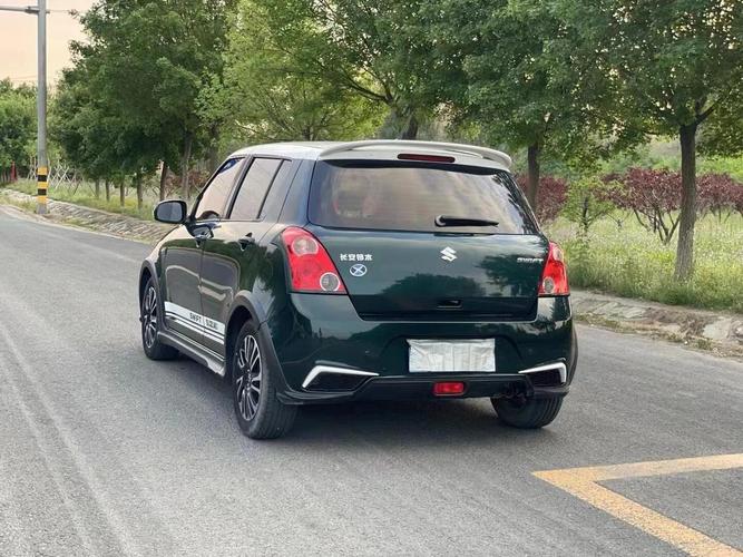 【长安铃木汽车报价及图片雨燕,长安铃木雨燕2020款图片】